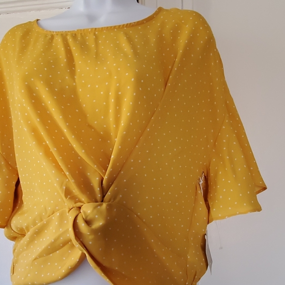 Tops - Picture 4 of 7